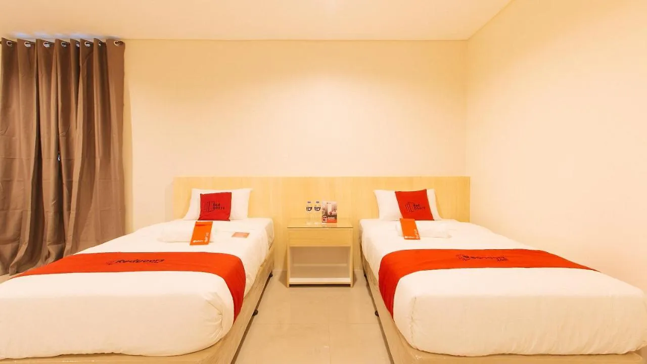 Reddoorz Plus @ Kaizen Suites Taft Avenue Manille