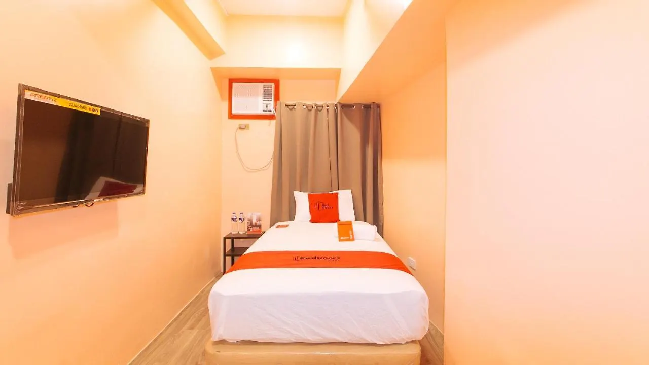 Reddoorz Plus @ Kaizen Suites Taft Avenue Manila 0*,  Philippines
