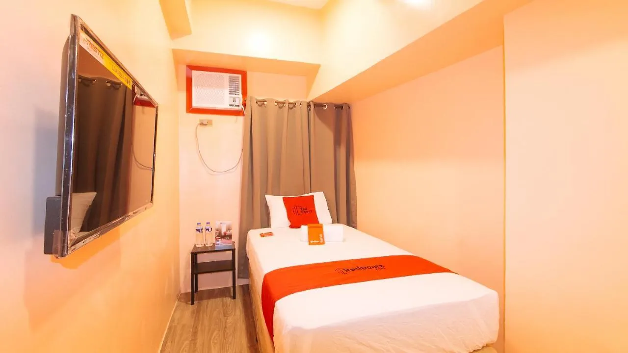 Reddoorz Plus @ Kaizen Suites Taft Avenue Manila Hotel